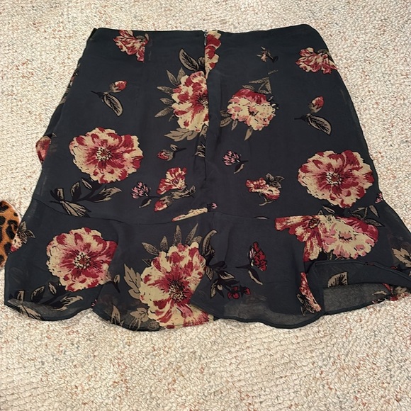 Cotton Candy LA Floral Skirt - Picture 4 of 4